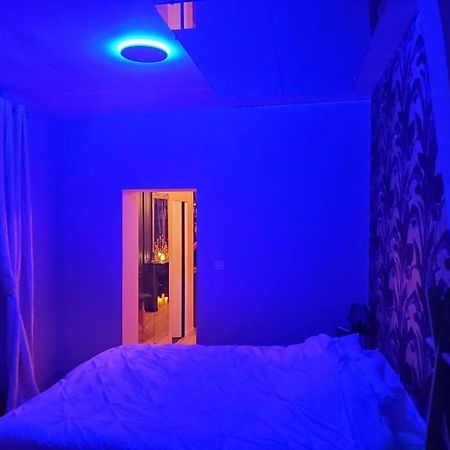 Love Room « L'Etreinte Doree » Illiers-Combray Eksteriør bilde